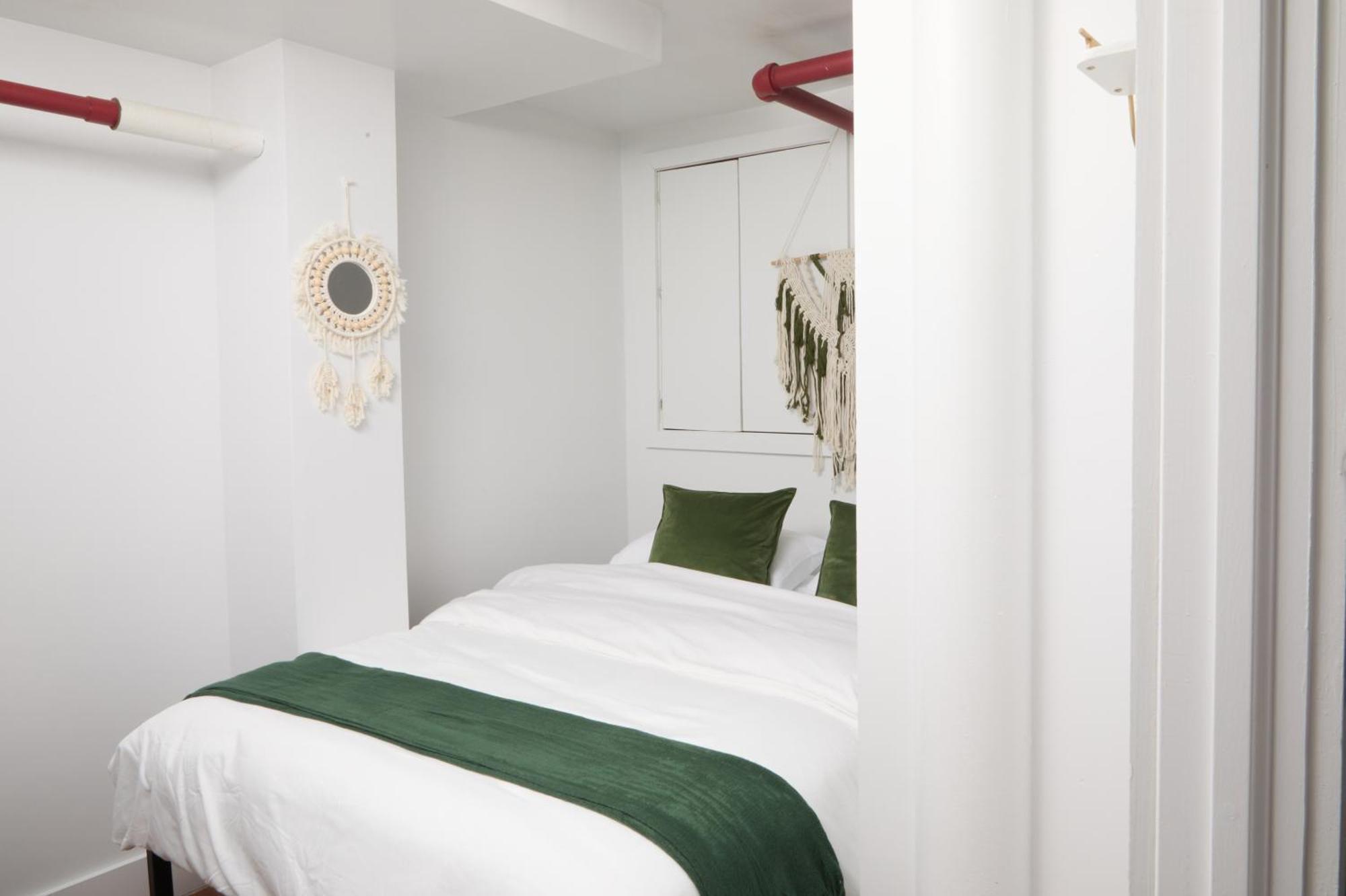 Comfy Guest House In Hell'S Kitchen New York Exterior photo